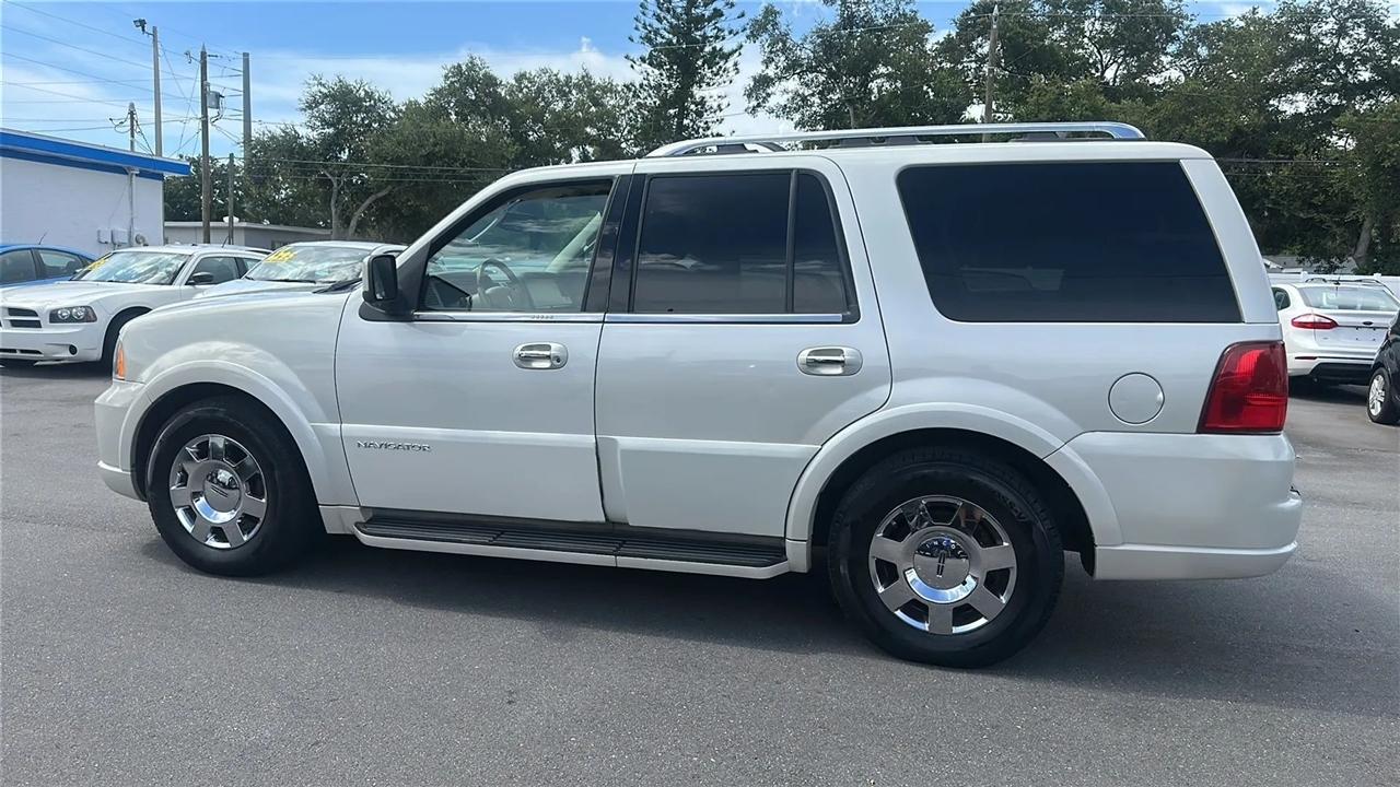 Lincoln Navigator 4dr 4WD Ultimate 2005
