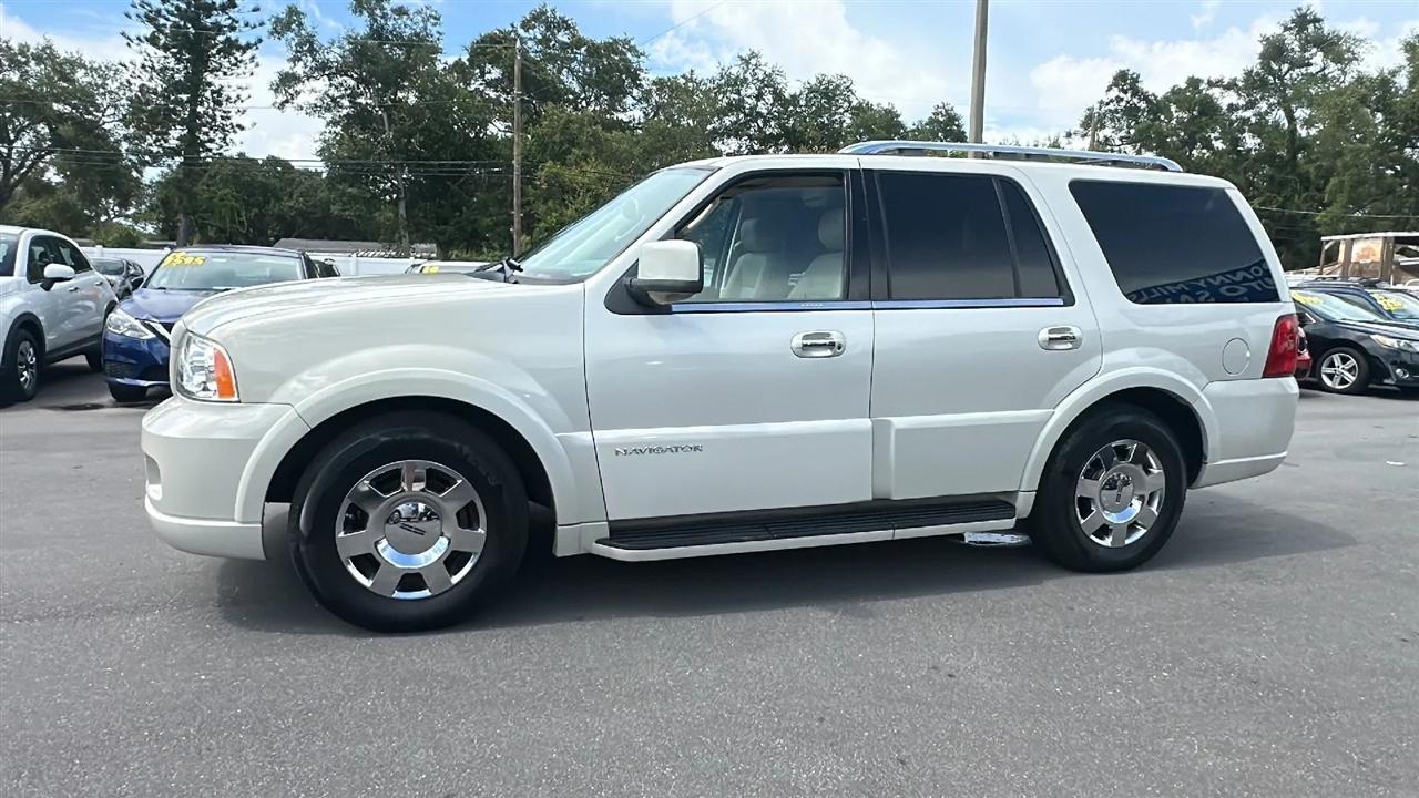Lincoln Navigator 4dr 4WD Ultimate 2005