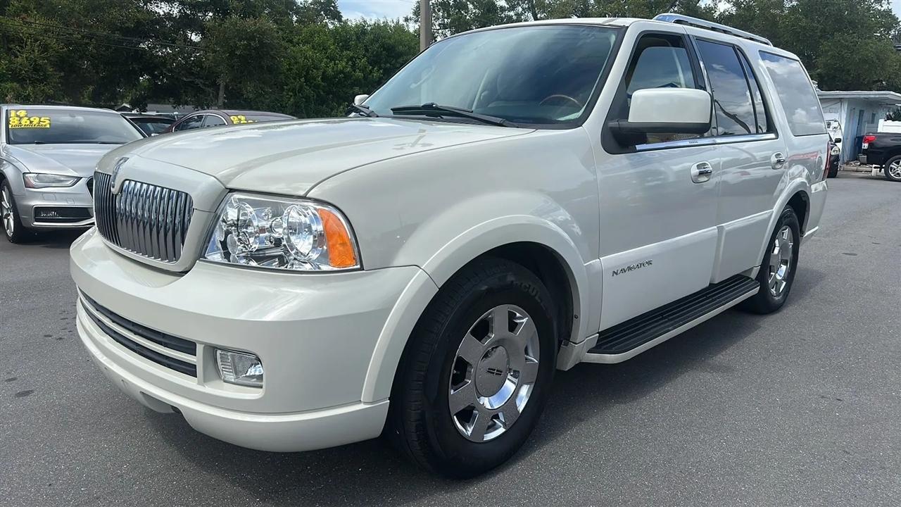 Lincoln Navigator 4dr 4WD Ultimate 2005