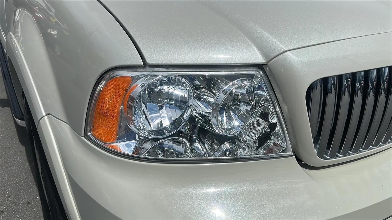 Lincoln Navigator 4dr 4WD Ultimate 2005