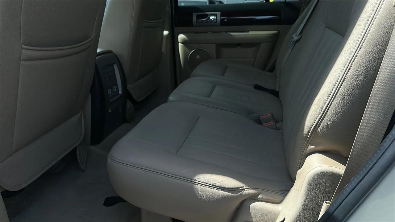 Lincoln Navigator 4dr 4WD Ultimate 2005
