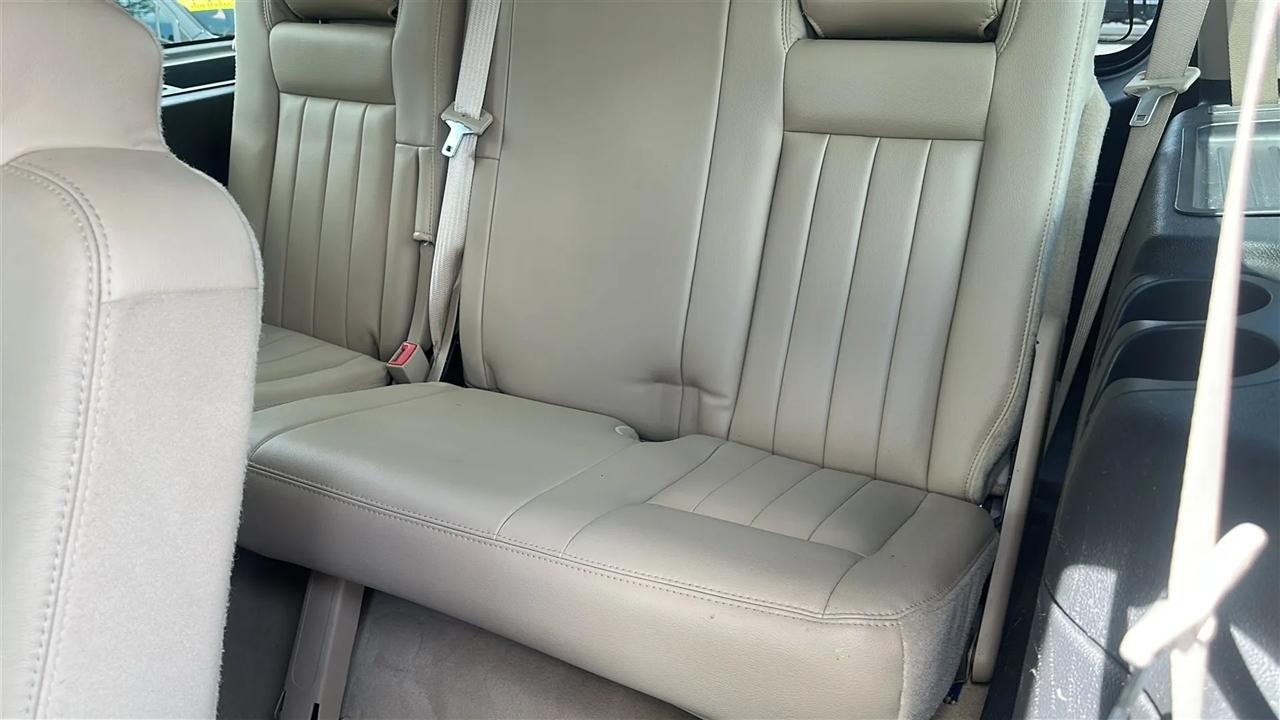 Lincoln Navigator 4dr 4WD Ultimate 2005