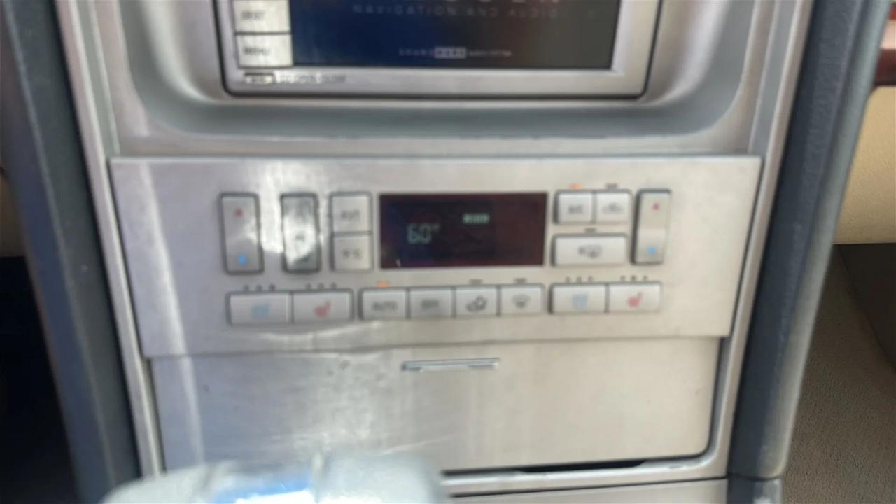 Lincoln Navigator 4dr 4WD Ultimate 2005
