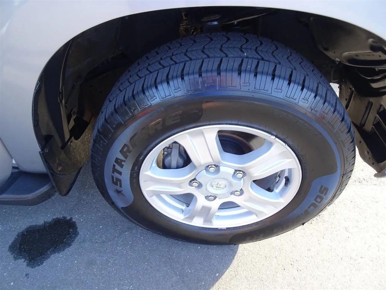 Toyota Sequoia RWD 4.6L SR5 (Natl) 2012