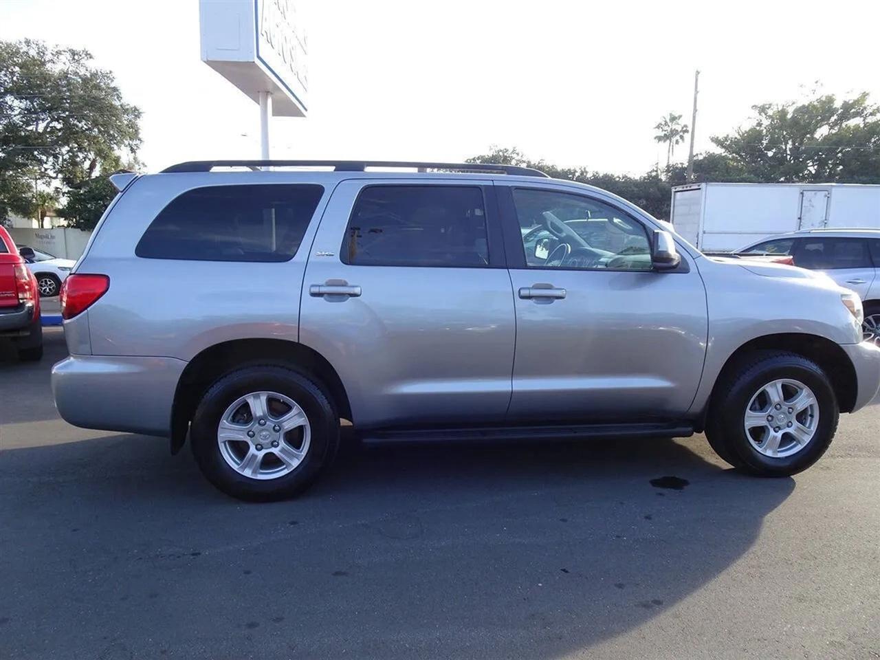 Toyota Sequoia RWD 4.6L SR5 (Natl) 2012