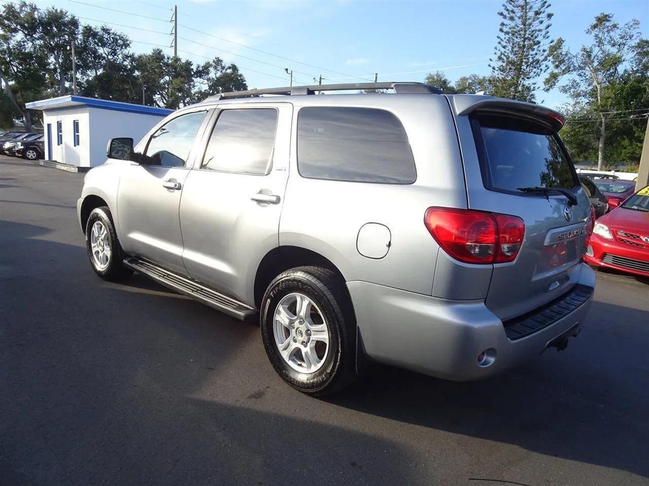 Toyota Sequoia RWD 4.6L SR5 (Natl) 2012