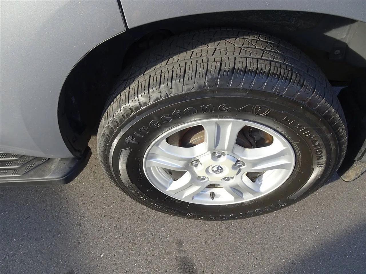 Toyota Sequoia RWD 4.6L SR5 (Natl) 2012