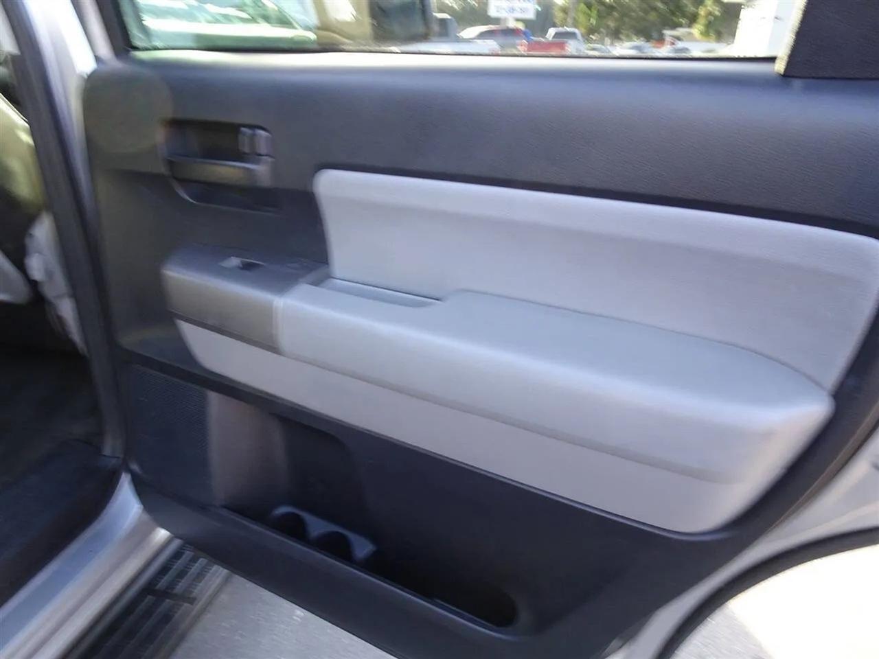 Toyota Sequoia RWD 4.6L SR5 (Natl) 2012