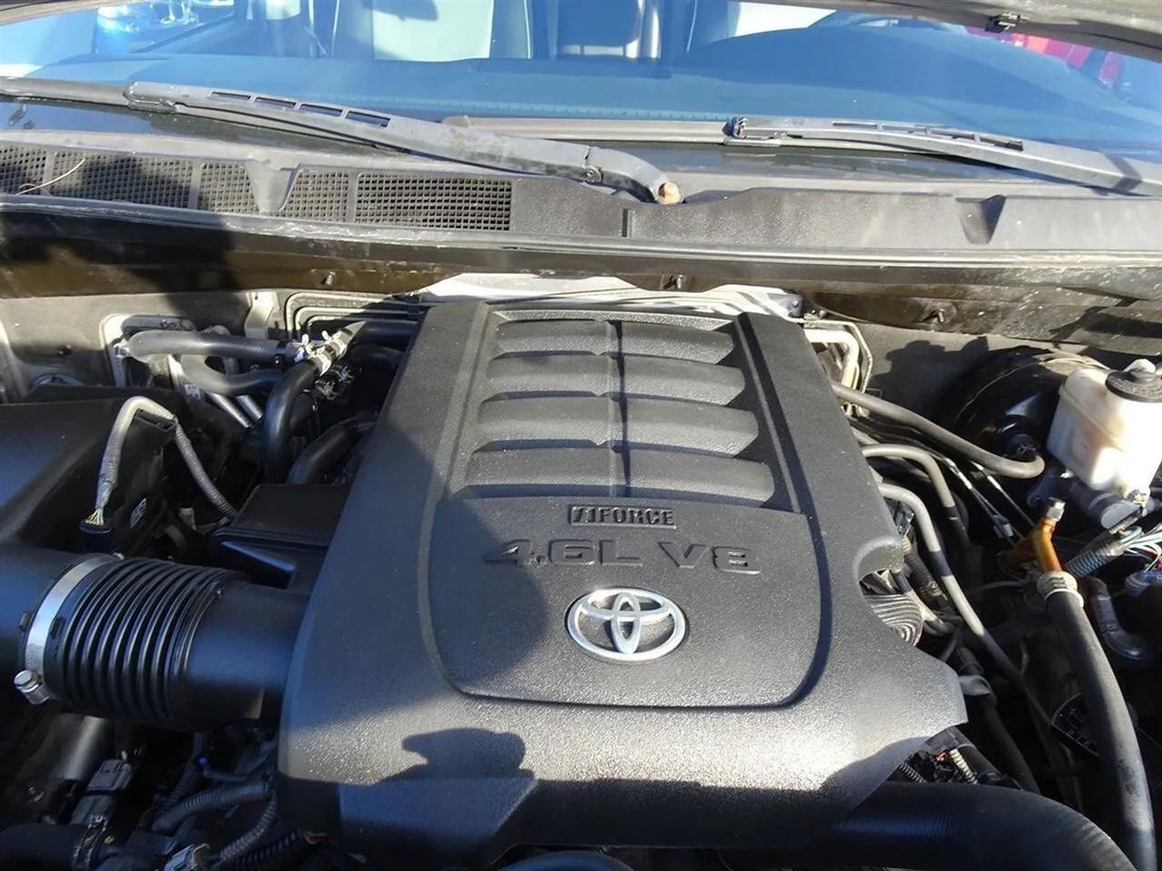 Toyota Sequoia RWD 4.6L SR5 (Natl) 2012