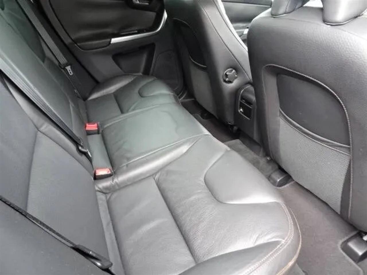 Volvo XC60 AWD 4dr 3.0T 2010