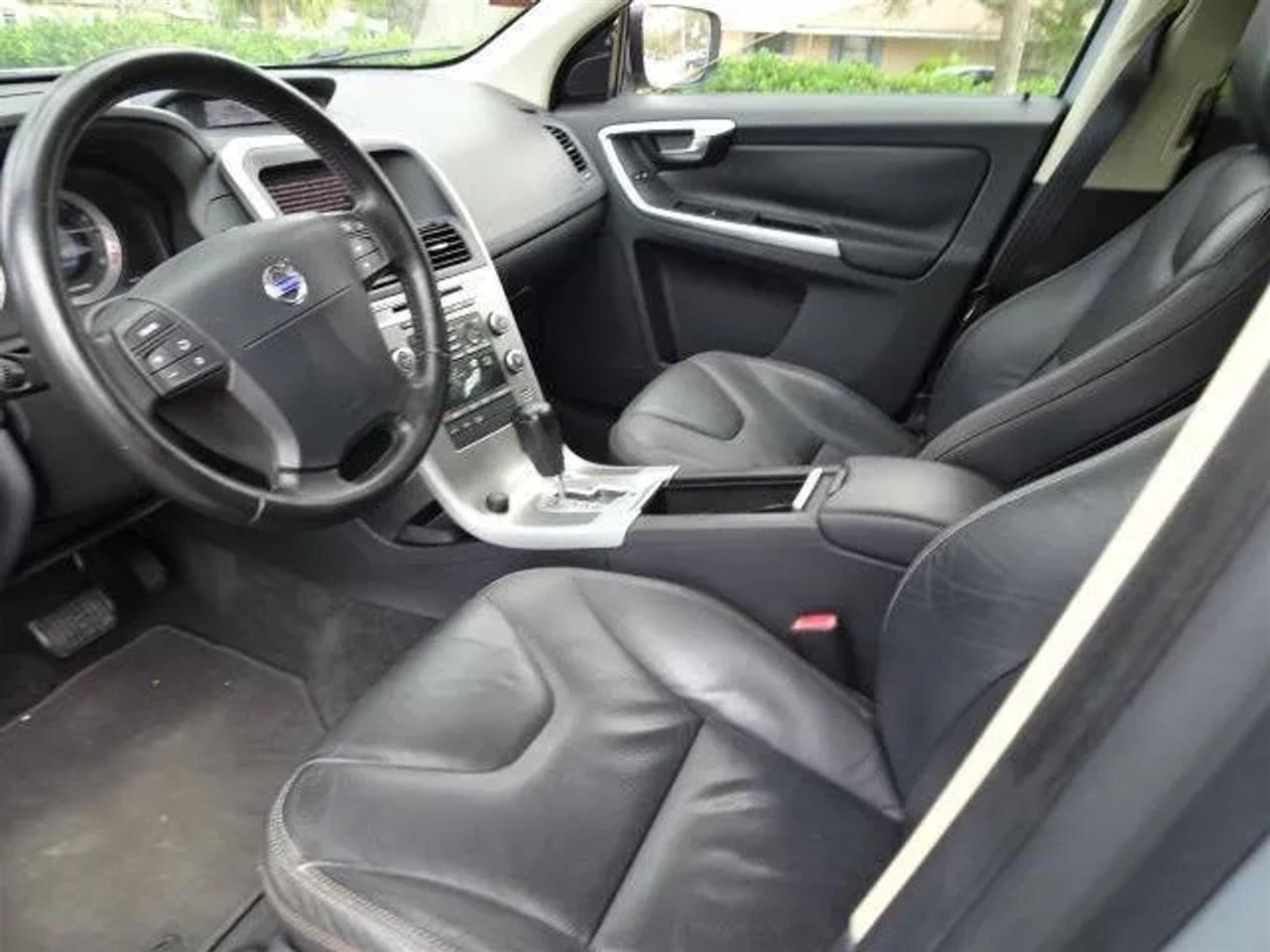 Volvo XC60 AWD 4dr 3.0T 2010