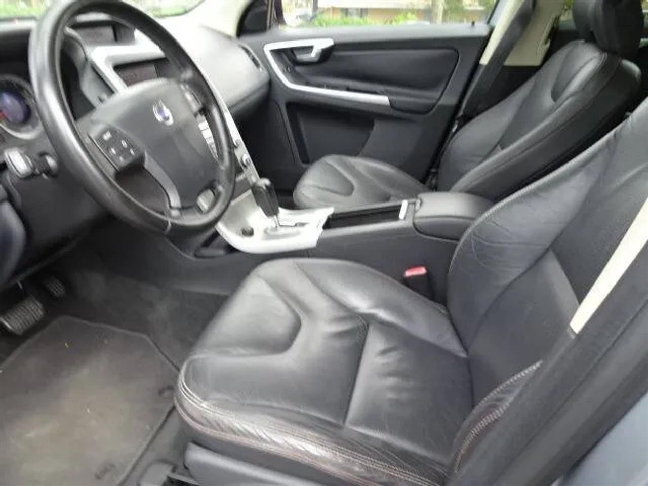 Volvo XC60 AWD 4dr 3.0T 2010