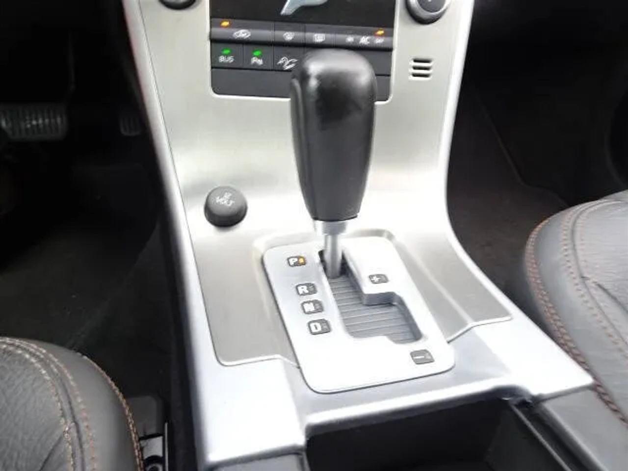 Volvo XC60 AWD 4dr 3.0T 2010