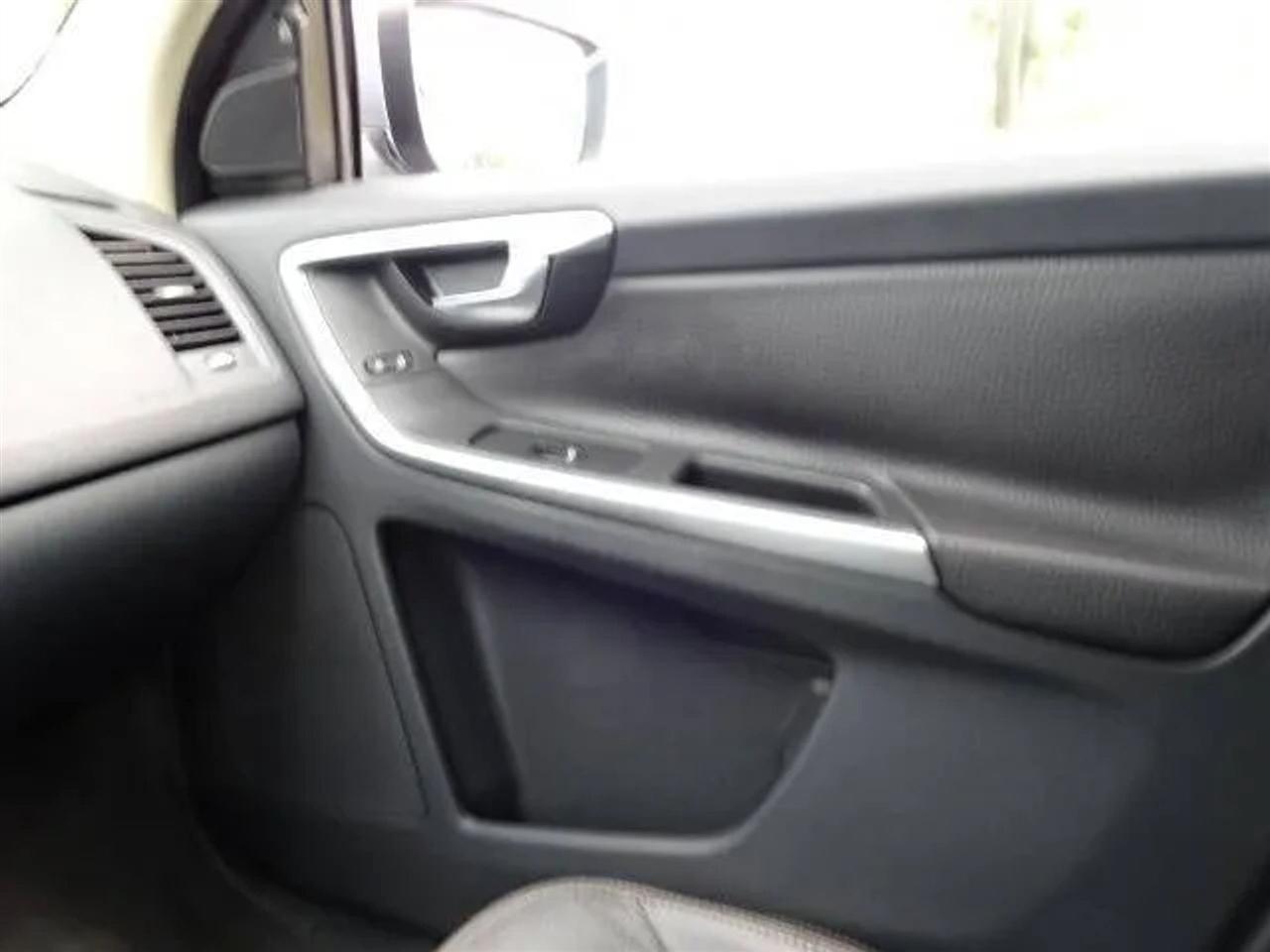 Volvo XC60 AWD 4dr 3.0T 2010