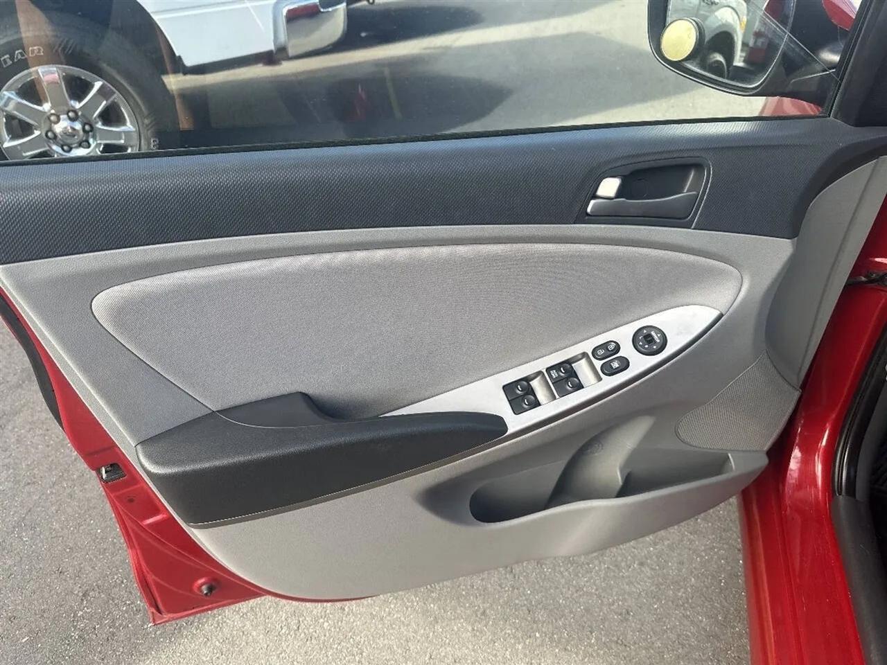 Hyundai Accent SE Sedan Manual 2017