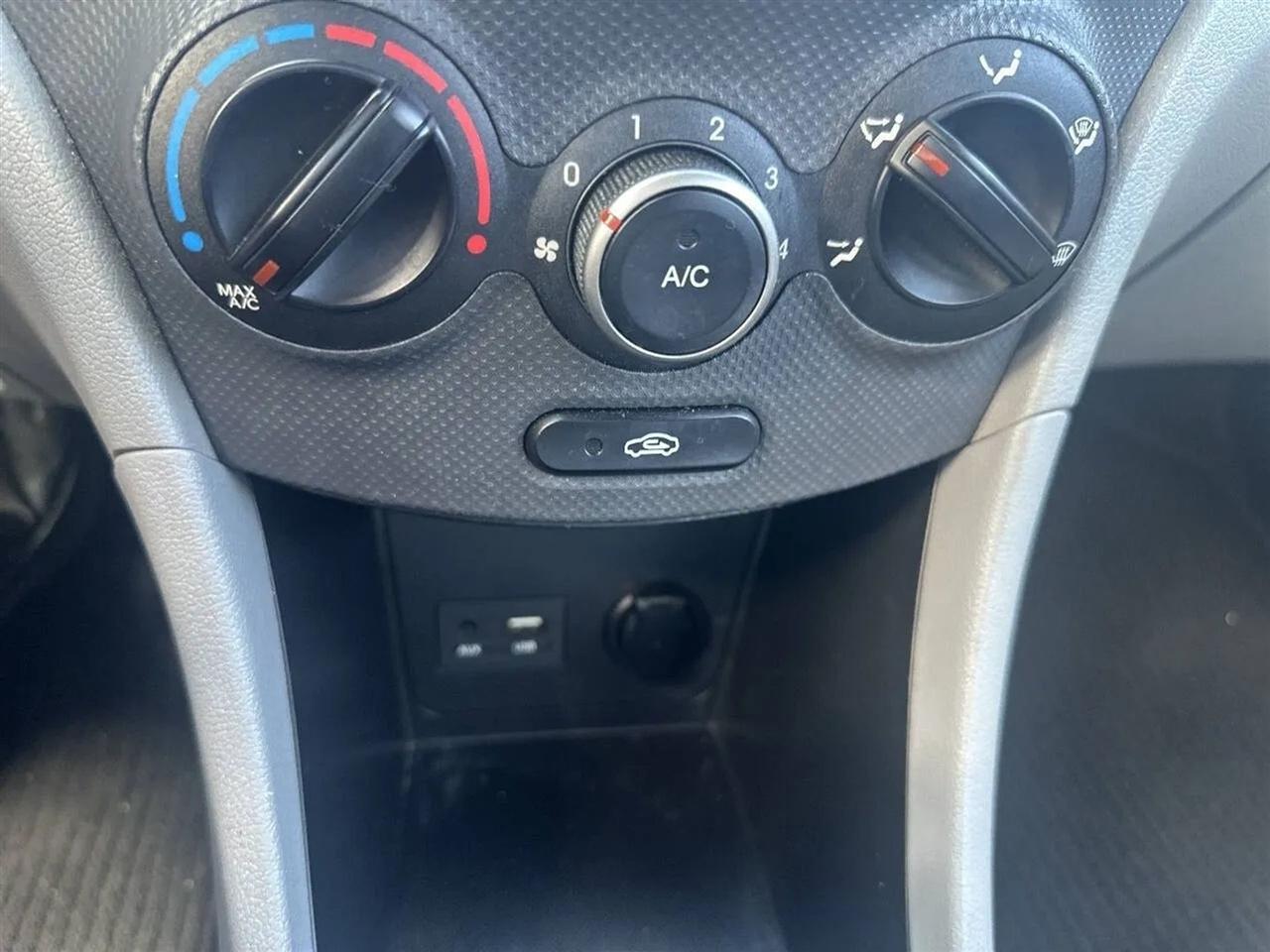 Hyundai Accent SE Sedan Manual 2017