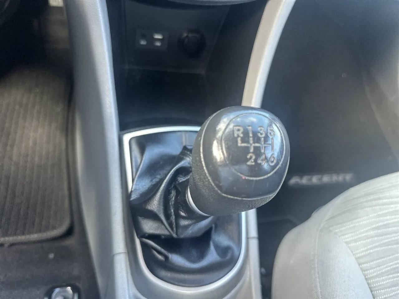 Hyundai Accent SE Sedan Manual 2017