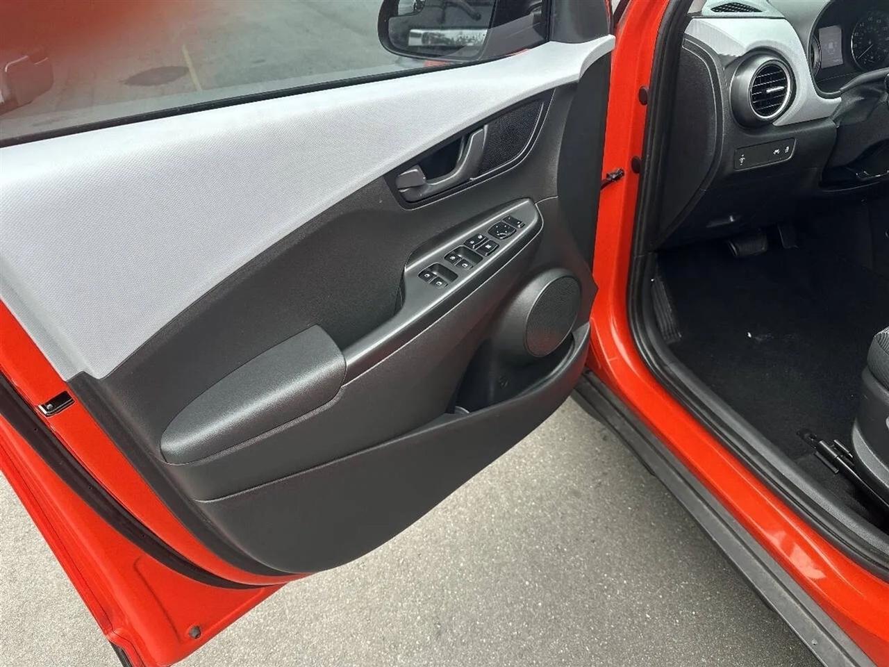 Hyundai Kona SE Auto FWD 2019