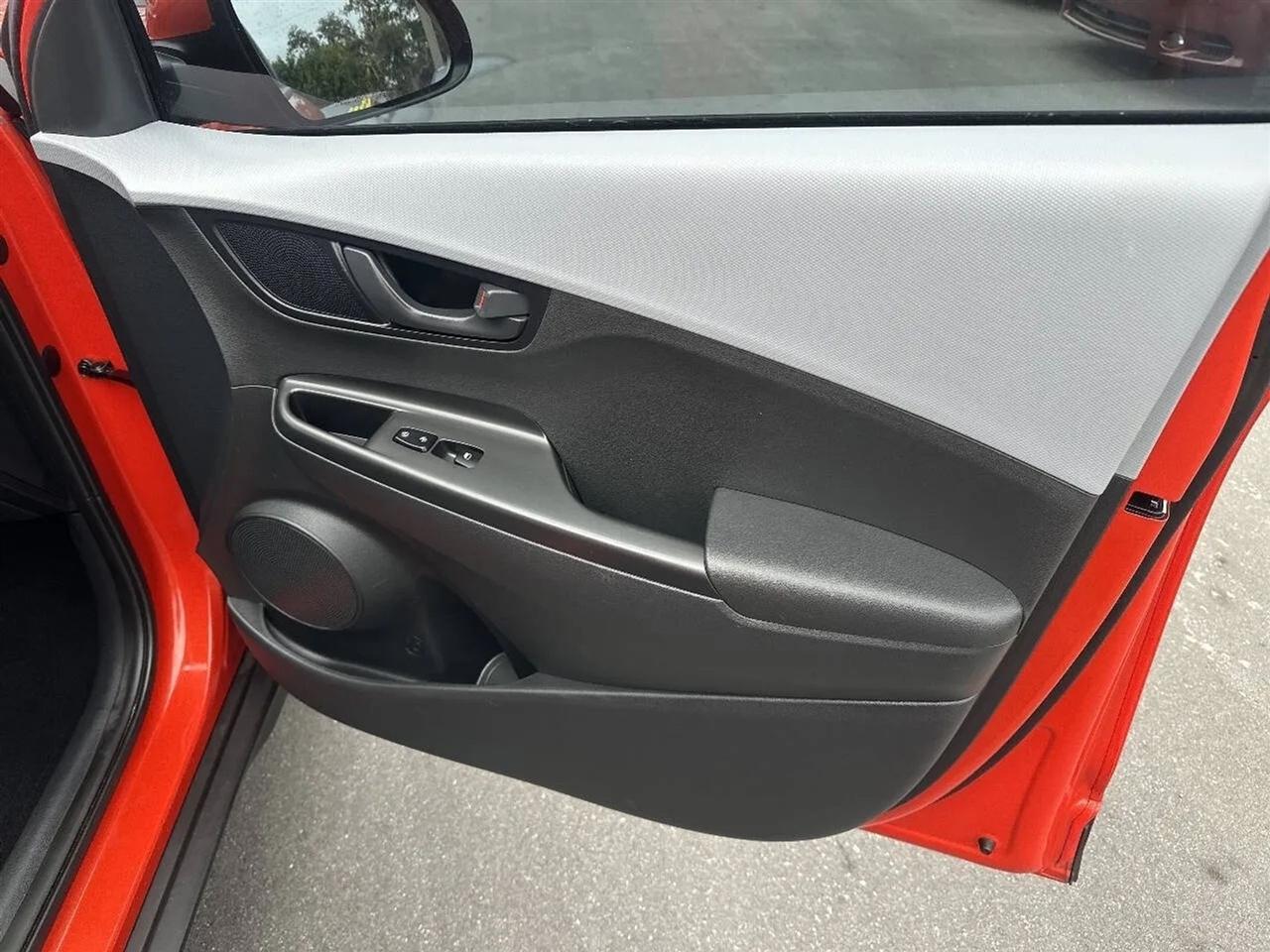 Hyundai Kona SE Auto FWD 2019