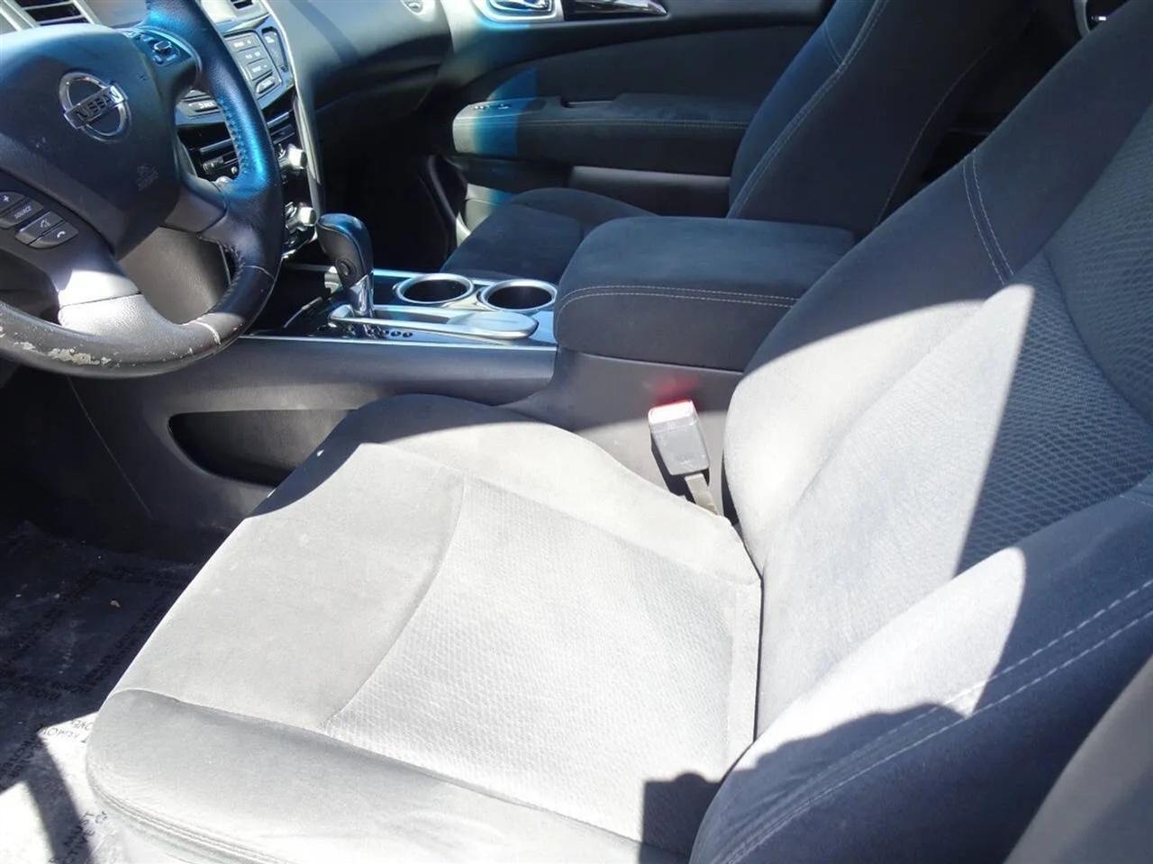 Nissan Pathfinder 2WD 4dr SV 2014