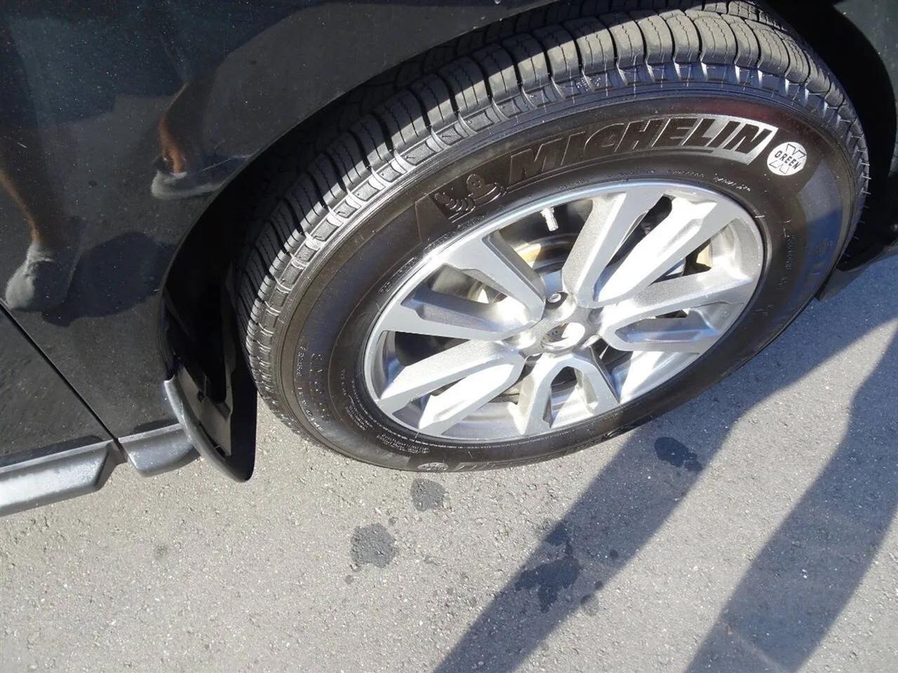 Nissan Pathfinder 4WD 4dr S 2015