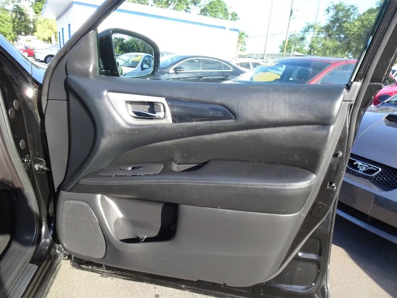 Nissan Pathfinder 4WD 4dr S 2015