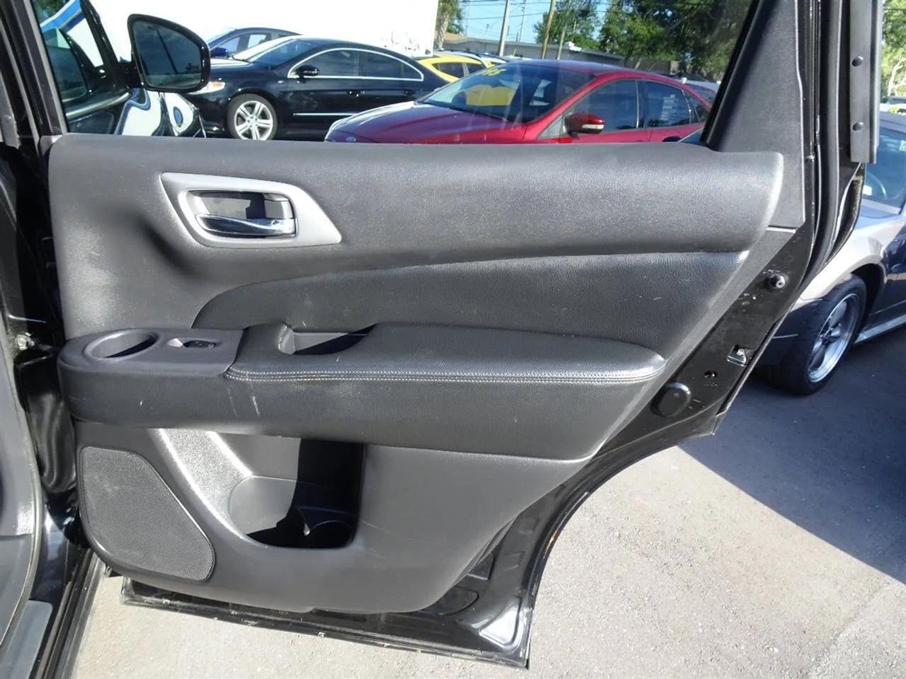 Nissan Pathfinder 4WD 4dr S 2015