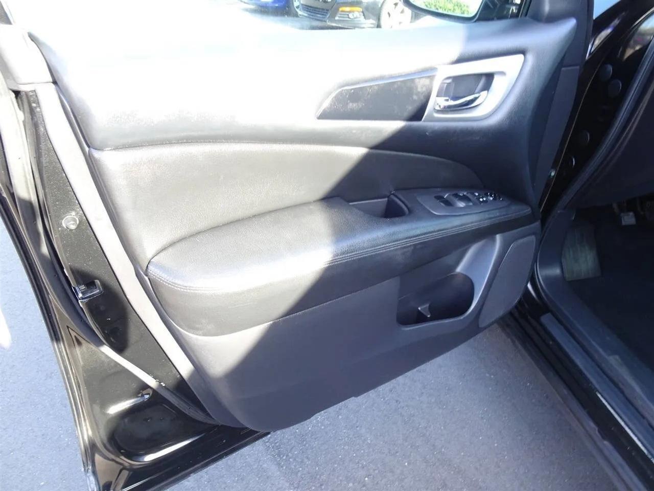 Nissan Pathfinder 4WD 4dr S 2015