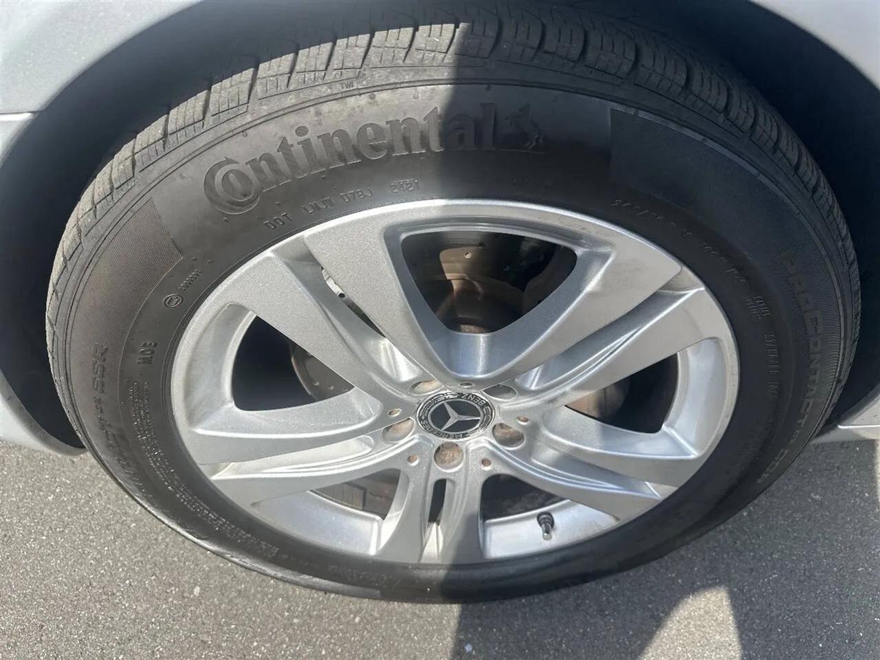 Mercedes-Benz S-Class 4dr Sdn 5.5L V8 RWD 2007