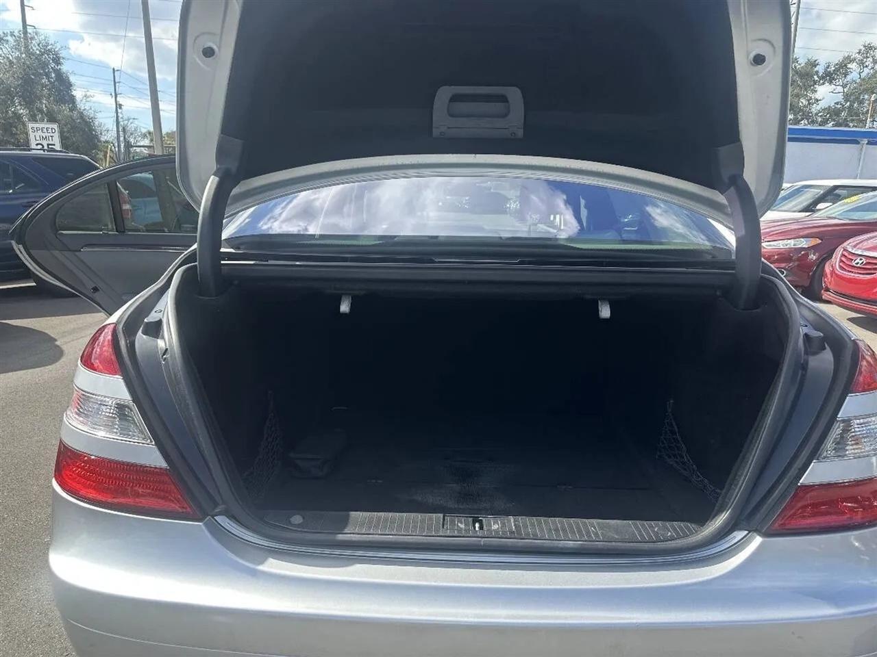 Mercedes-Benz S-Class 4dr Sdn 5.5L V8 RWD 2007