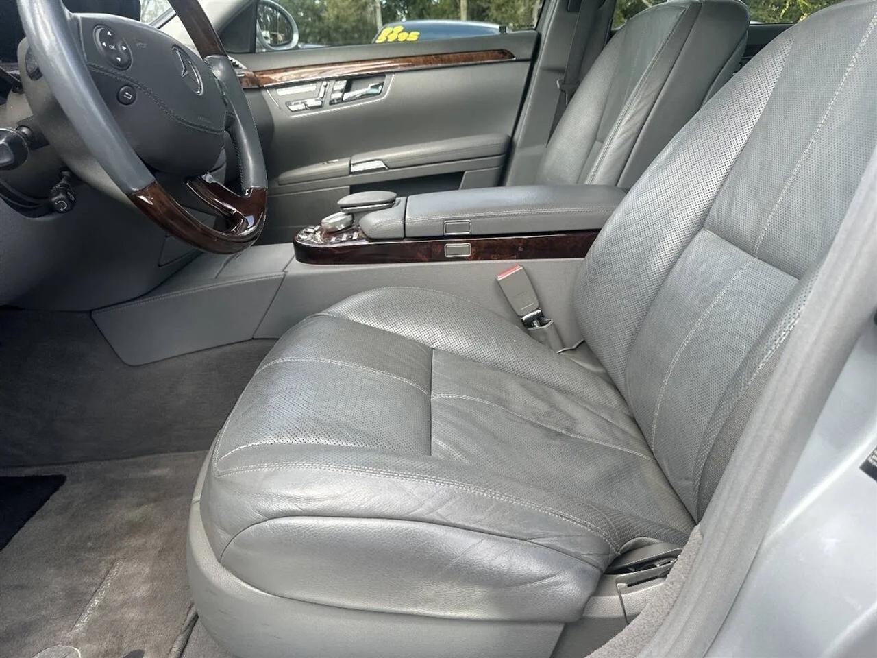 Mercedes-Benz S-Class 4dr Sdn 5.5L V8 RWD 2007