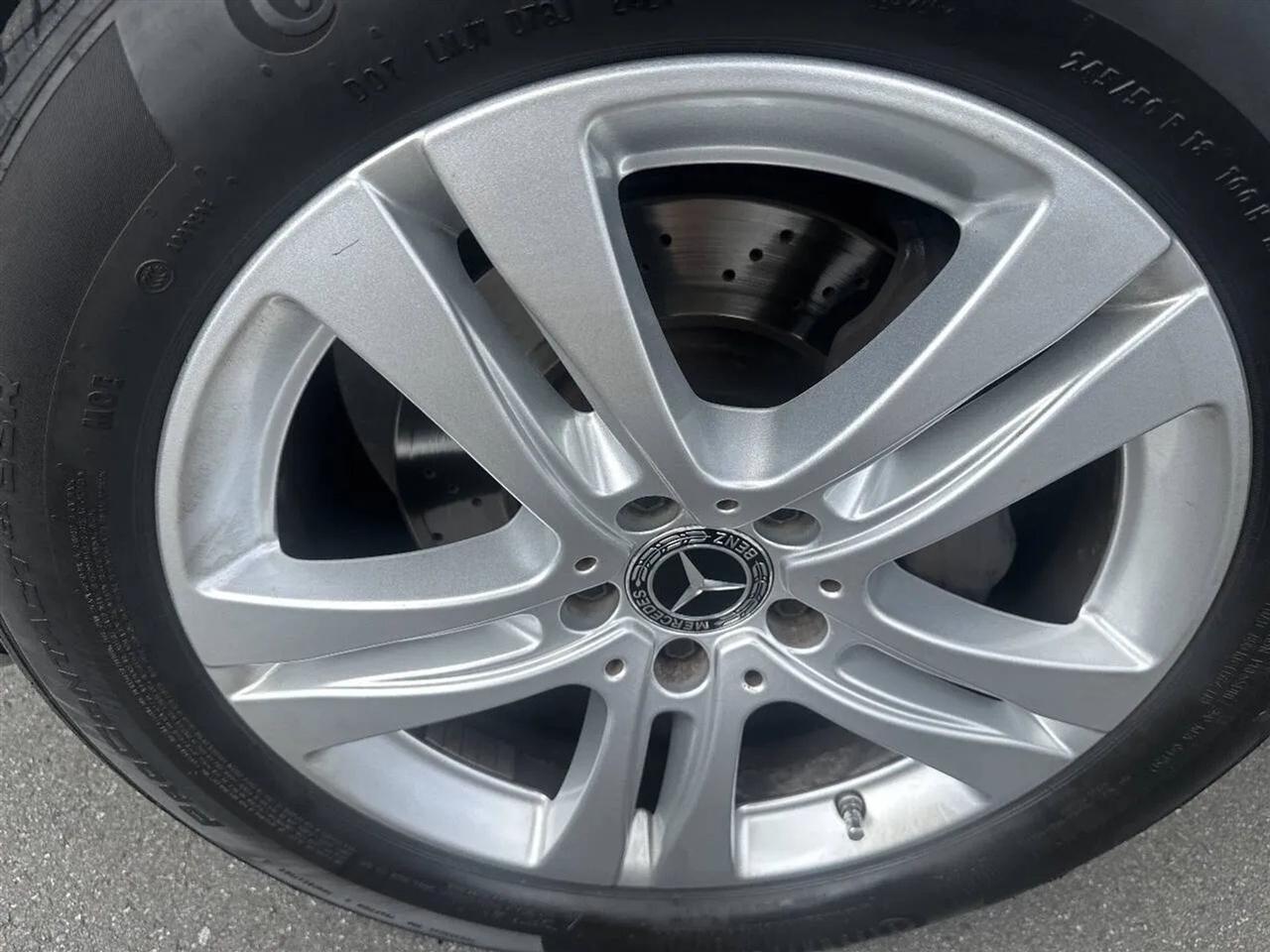 Mercedes-Benz S-Class 4dr Sdn 5.5L V8 RWD 2007