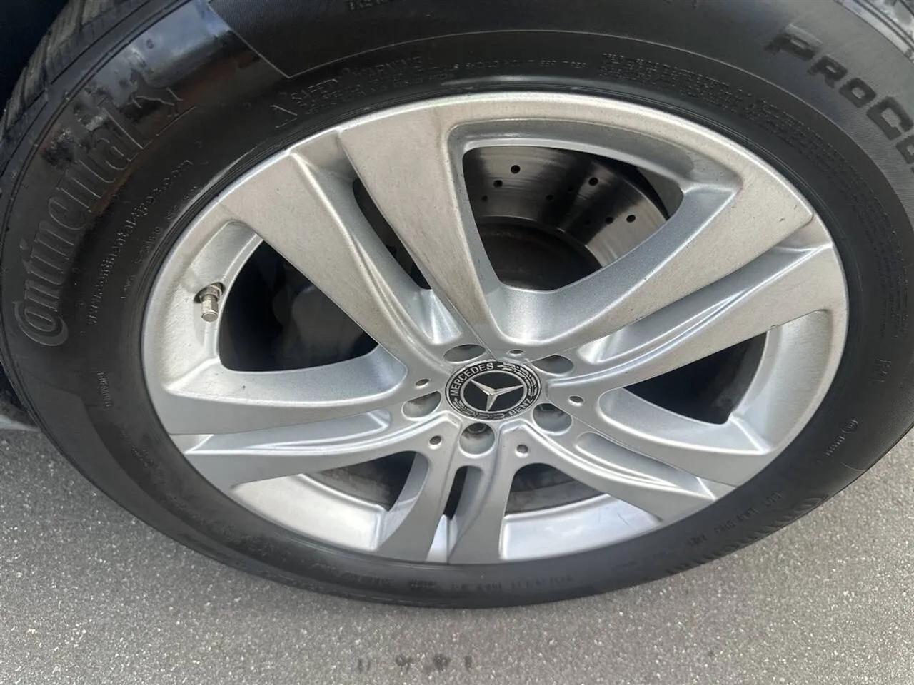 Mercedes-Benz S-Class 4dr Sdn 5.5L V8 RWD 2007