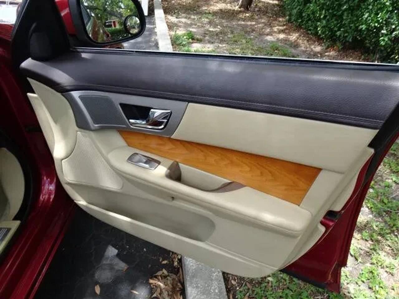 Jaguar XF 4dr Sdn Luxury 2009