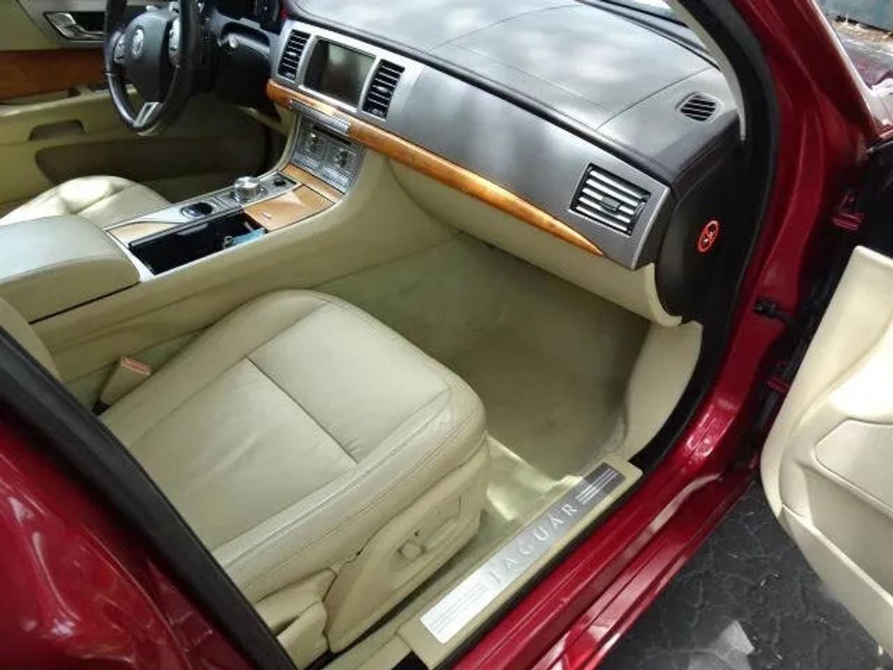 Jaguar XF 4dr Sdn Luxury 2009