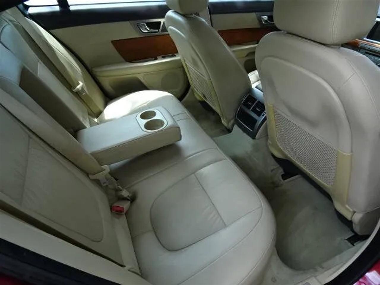 Jaguar XF 4dr Sdn Luxury 2009