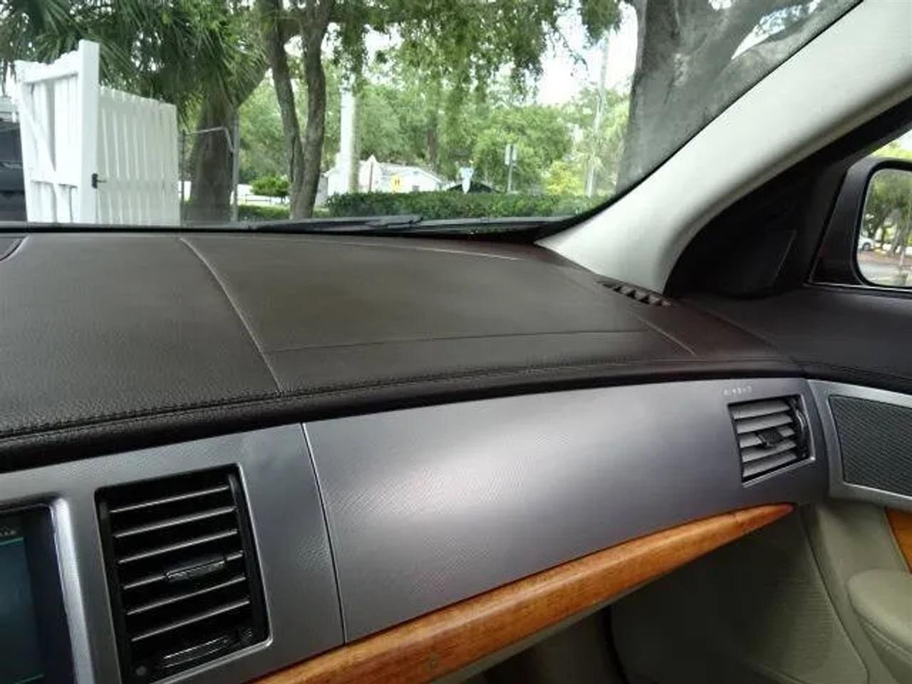 Jaguar XF 4dr Sdn Luxury 2009