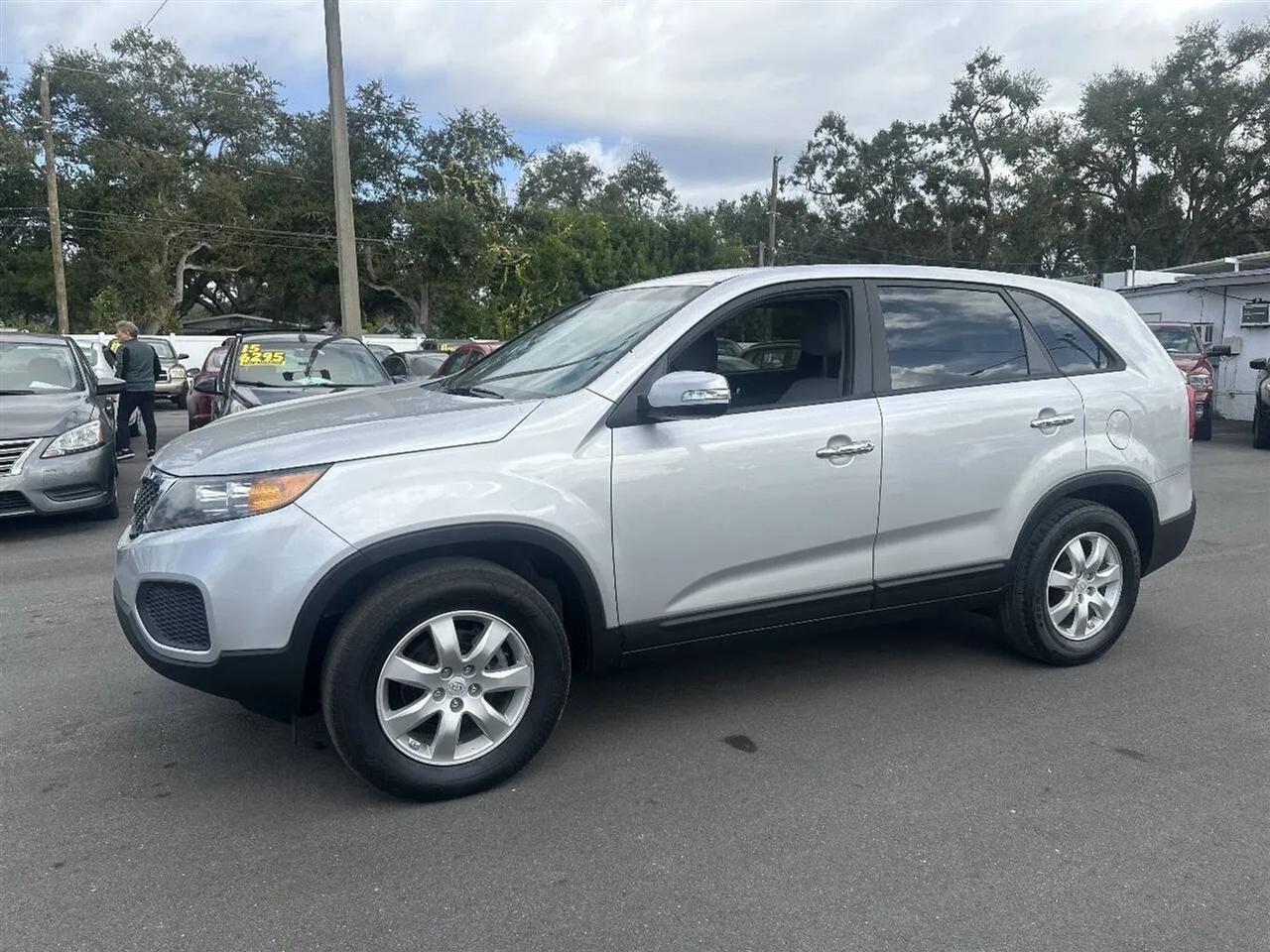 Kia Sorento 2WD 4dr I4 LX 2011