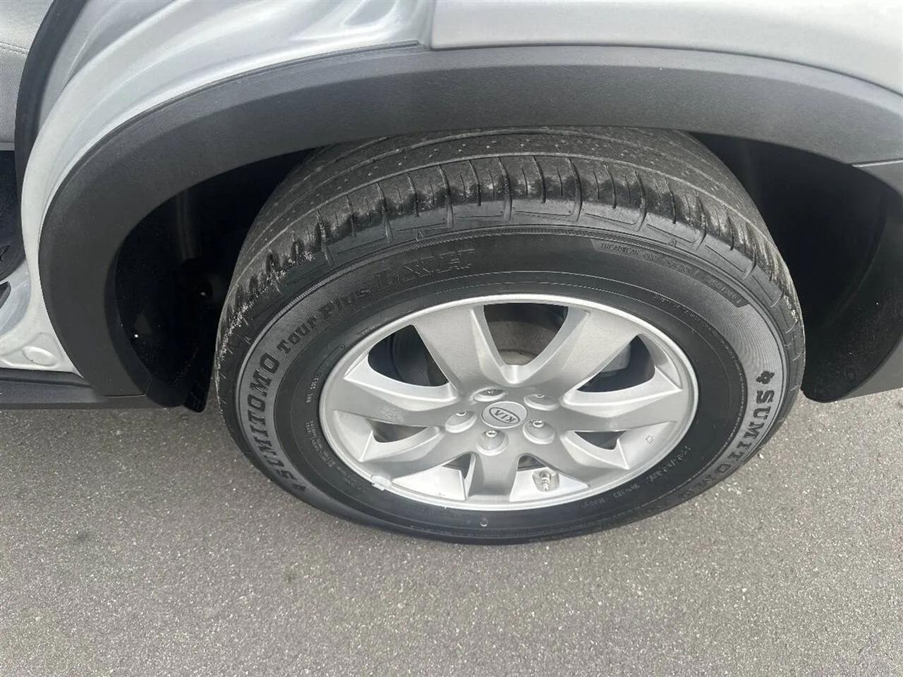 Kia Sorento 2WD 4dr I4 LX 2011