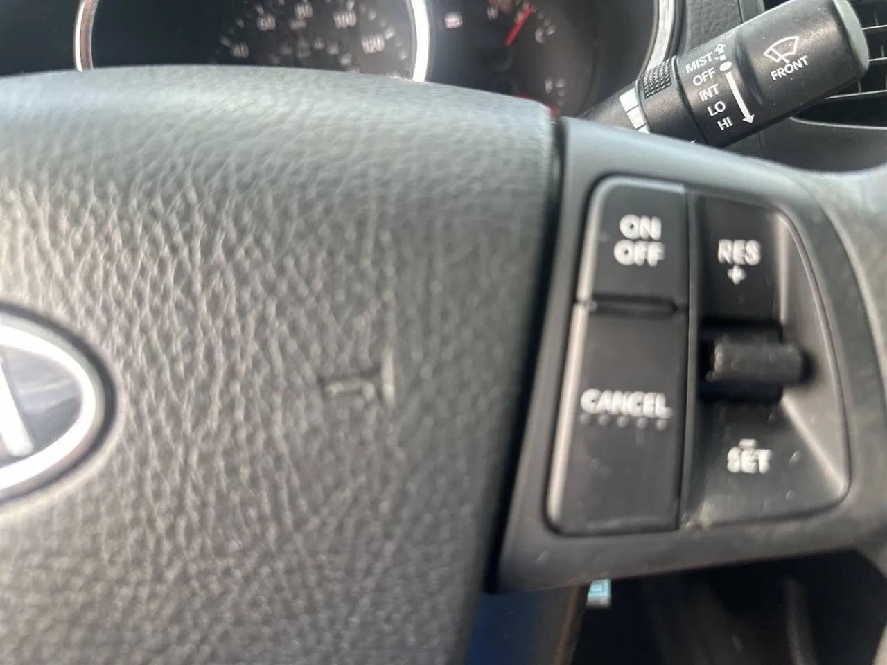 Kia Sorento 2WD 4dr I4 LX 2011