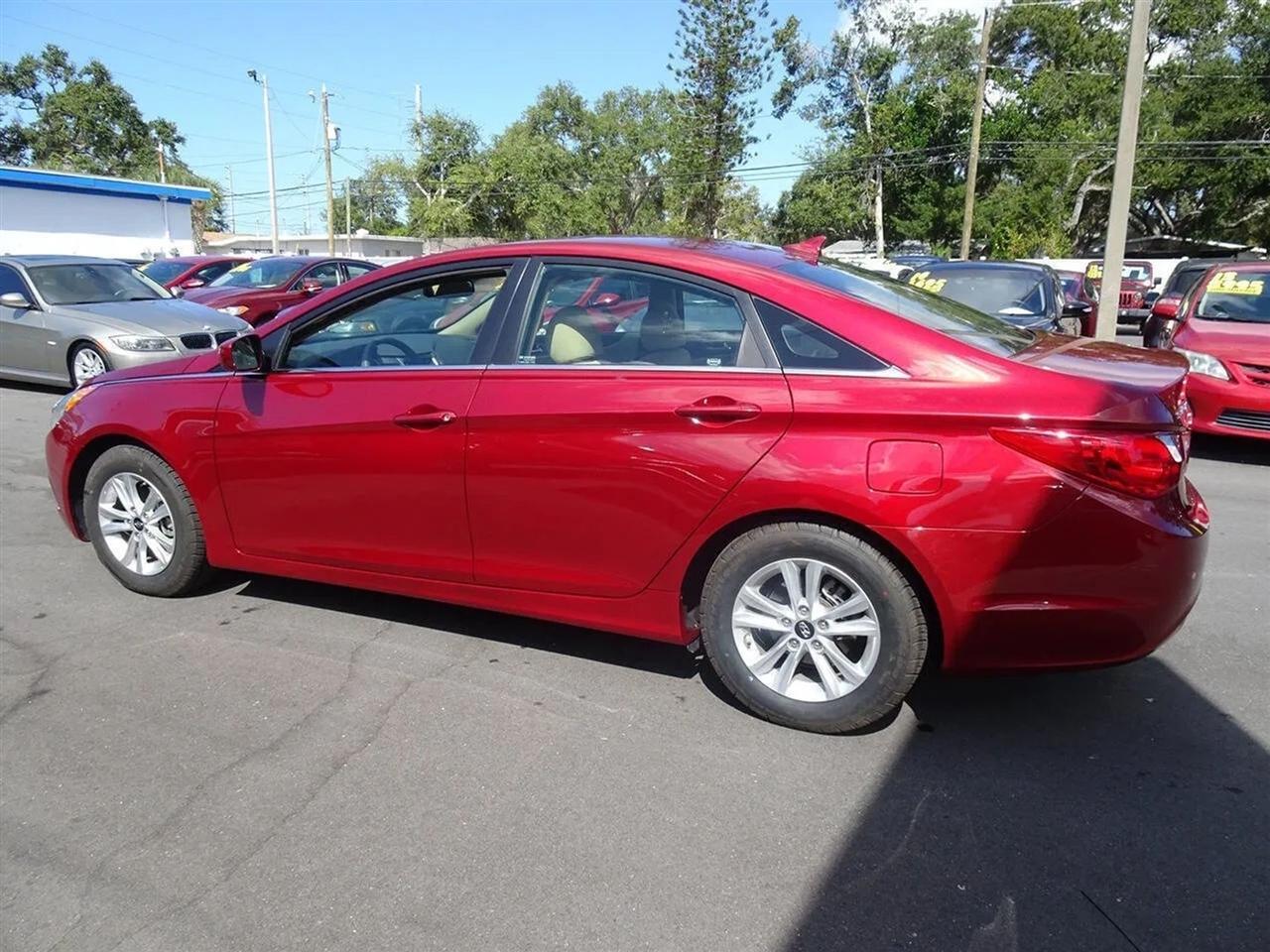 Hyundai Sonata 4dr Sdn 2.4L Auto GLS 2011