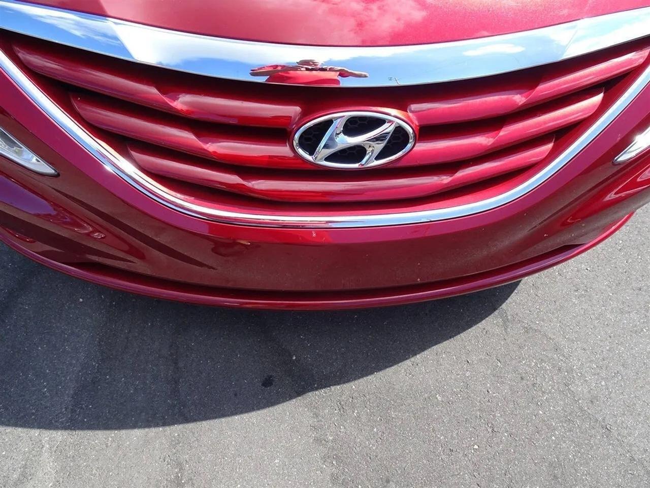 Hyundai Sonata 4dr Sdn 2.4L Auto GLS 2011