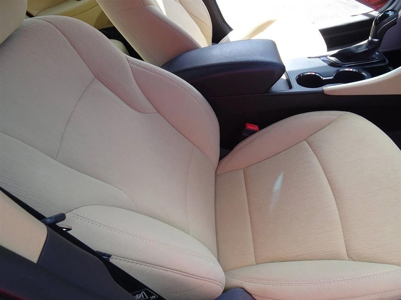 Hyundai Sonata 4dr Sdn 2.4L Auto GLS 2011