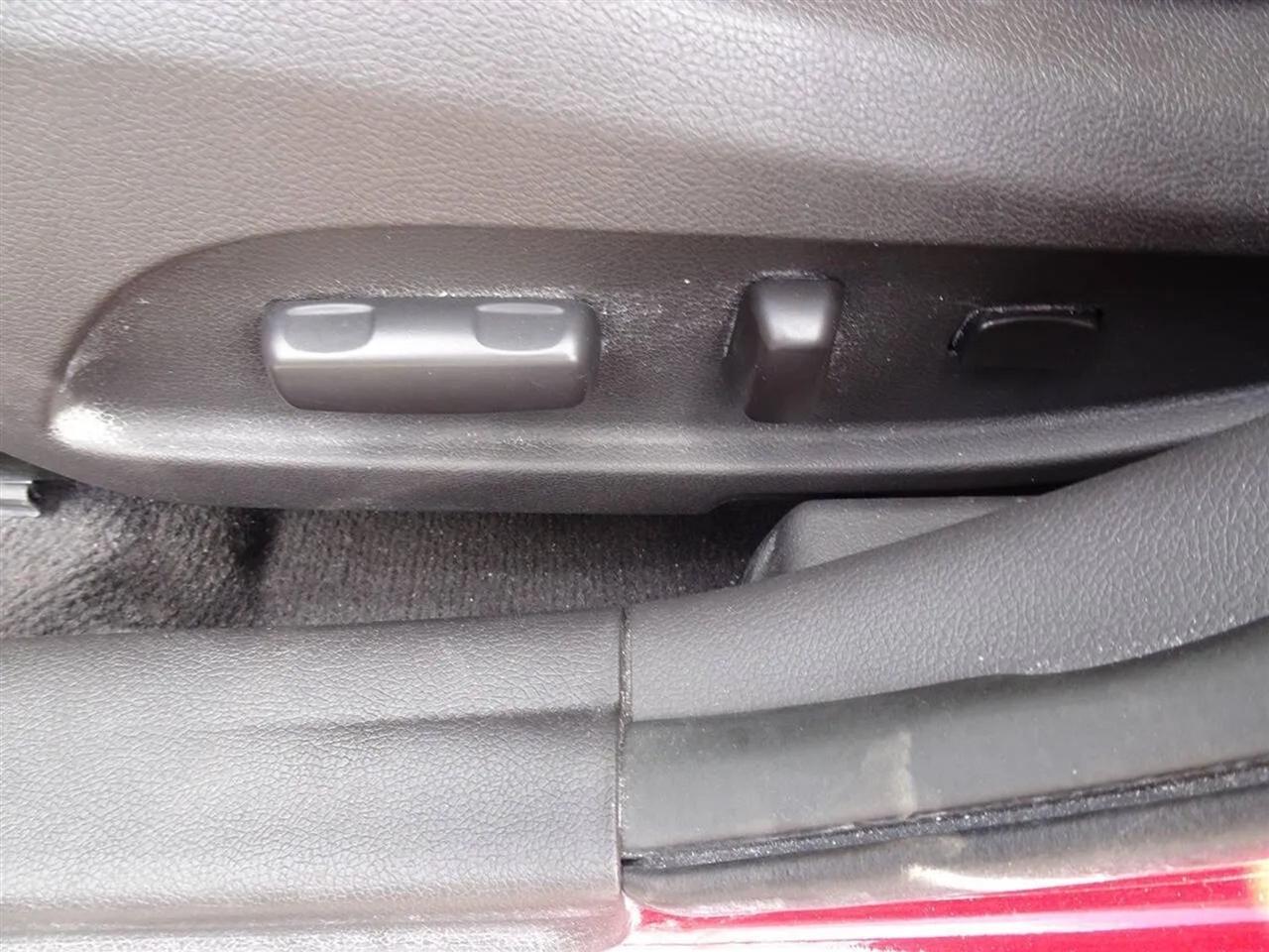 Hyundai Sonata 4dr Sdn 2.4L Auto GLS 2011