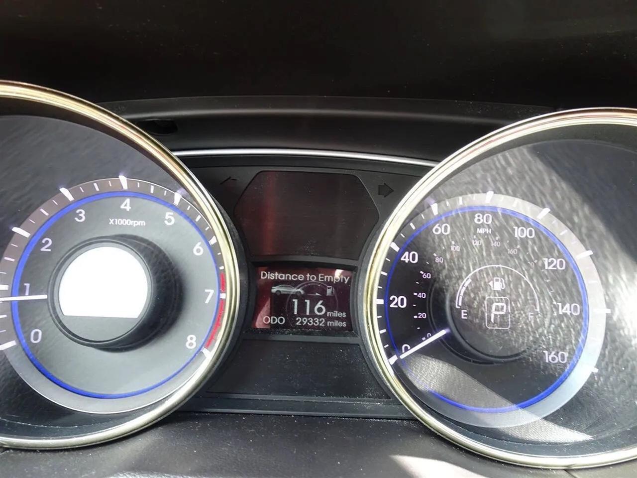 Hyundai Sonata 4dr Sdn 2.4L Auto GLS 2011