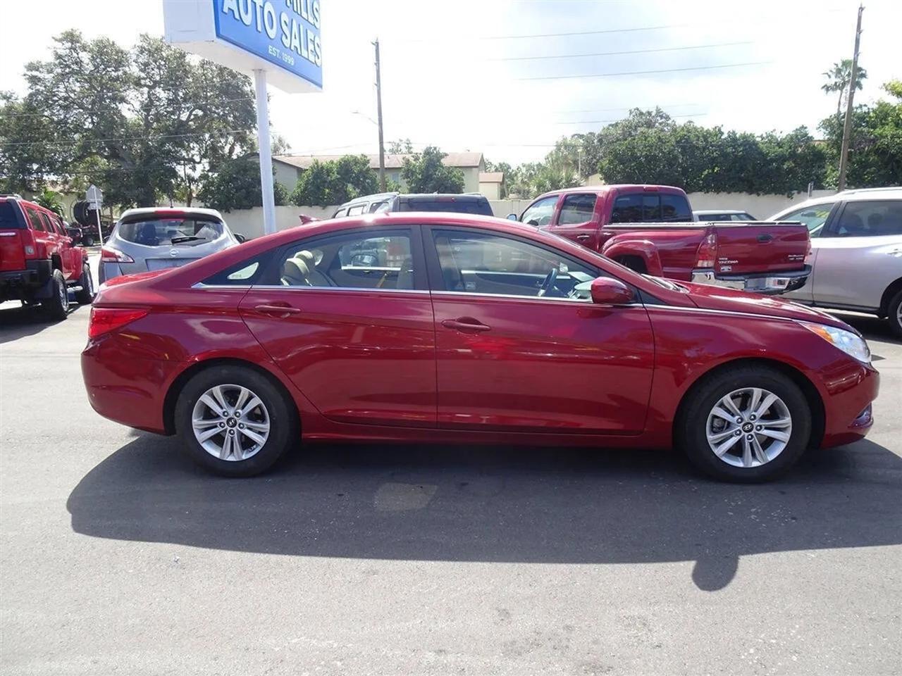 Hyundai Sonata 4dr Sdn 2.4L Auto GLS 2011