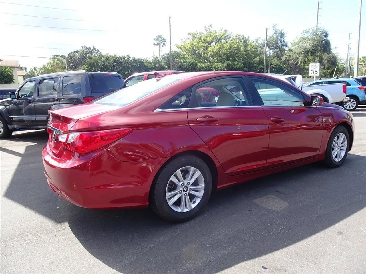 Hyundai Sonata 4dr Sdn 2.4L Auto GLS 2011