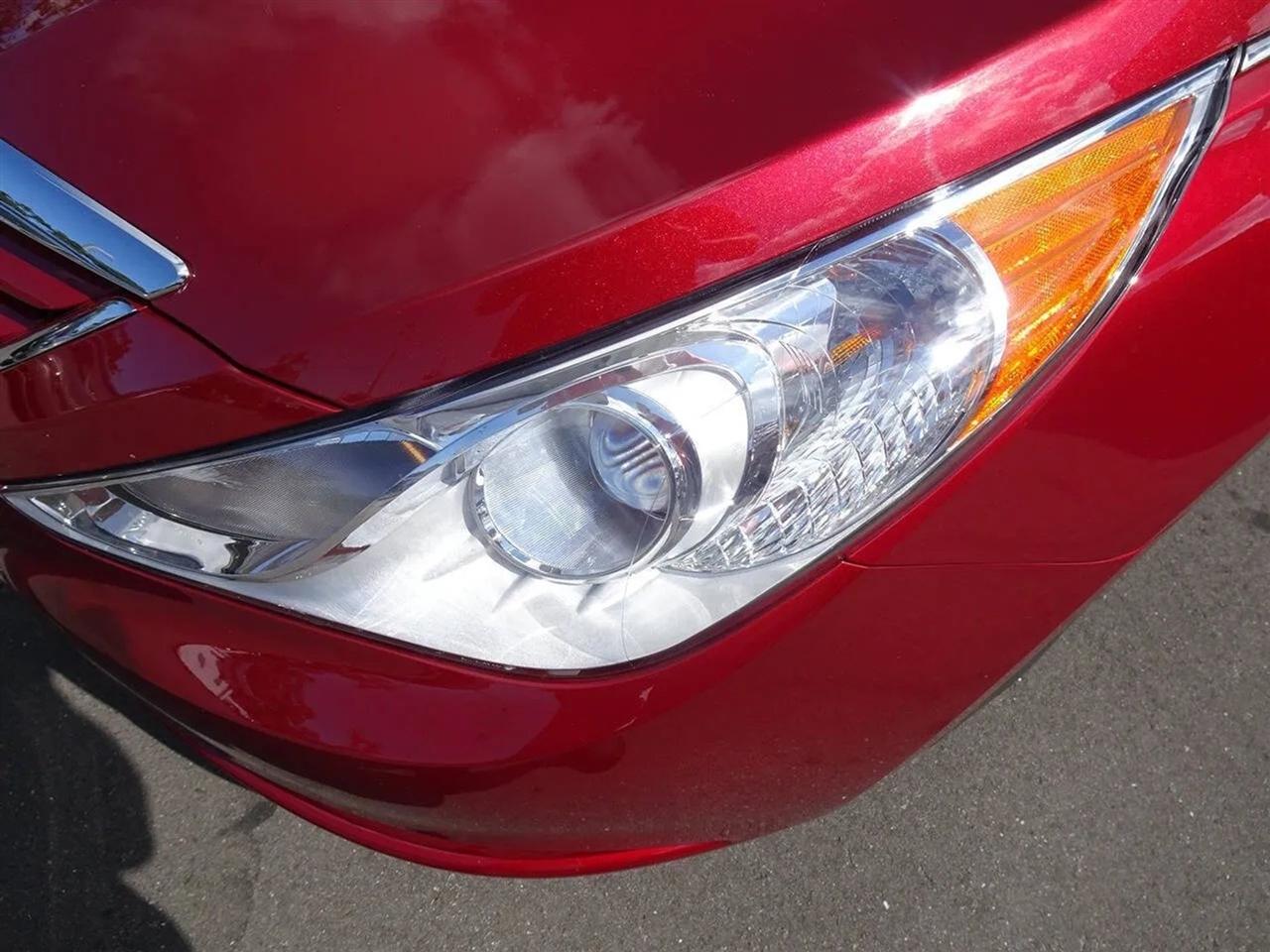 Hyundai Sonata 4dr Sdn 2.4L Auto GLS 2011