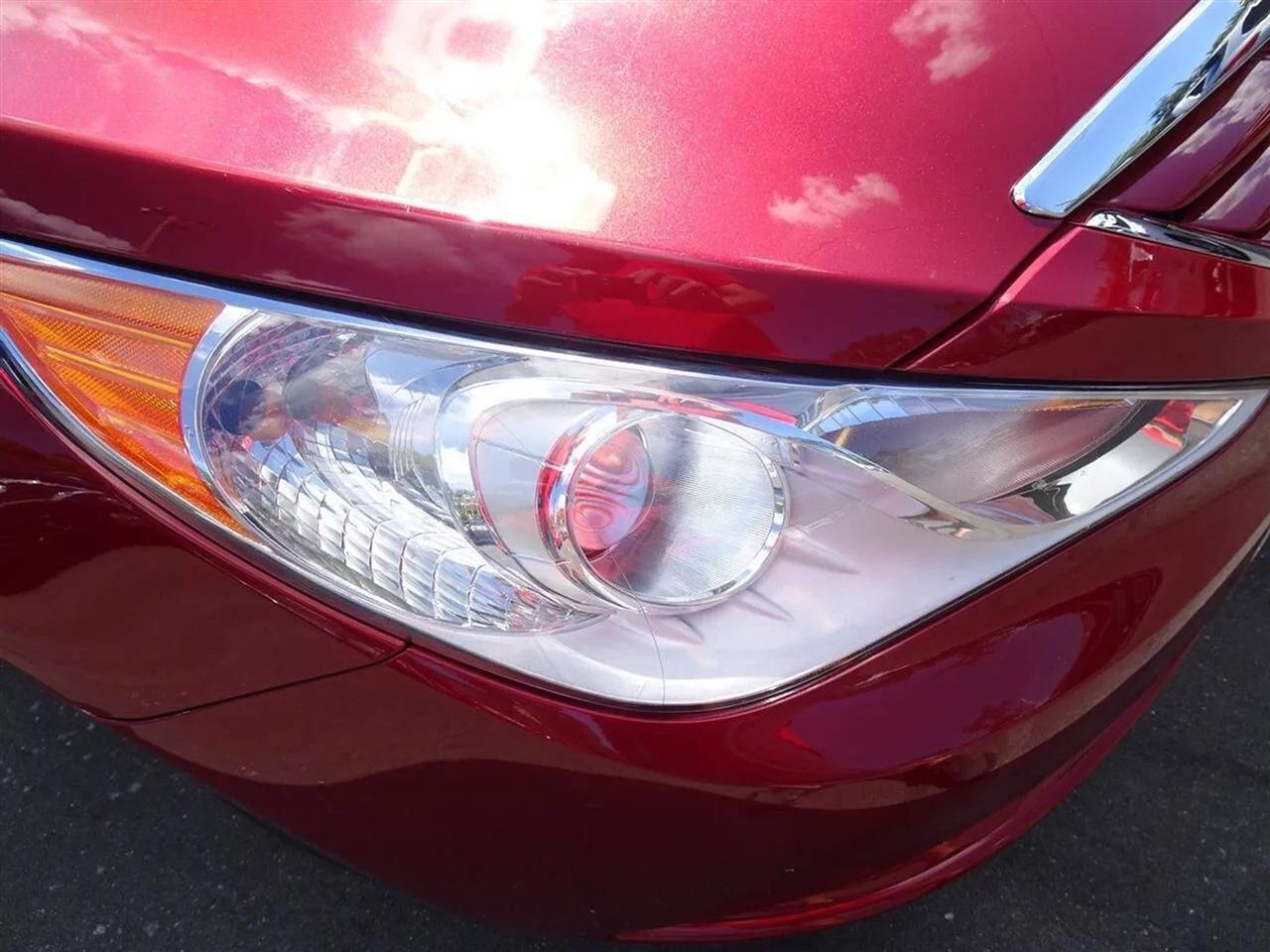 Hyundai Sonata 4dr Sdn 2.4L Auto GLS 2011