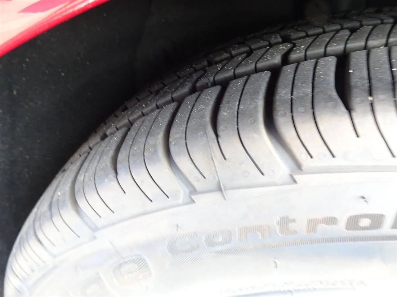 Hyundai Sonata 4dr Sdn 2.4L Auto GLS 2011